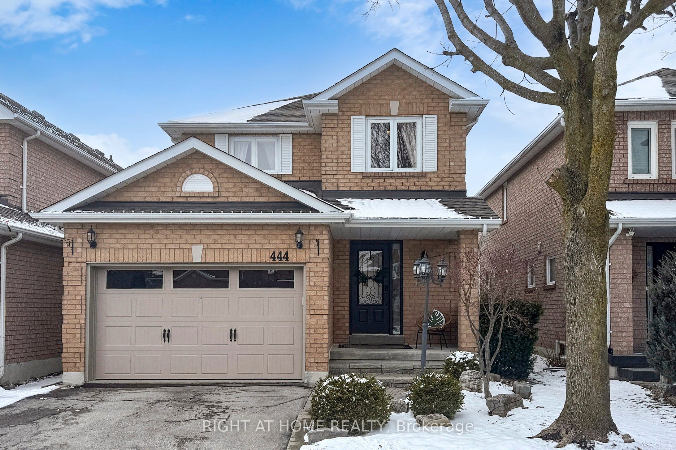 444 Flanagan Court, Newmarket, ON, L3X 2E9