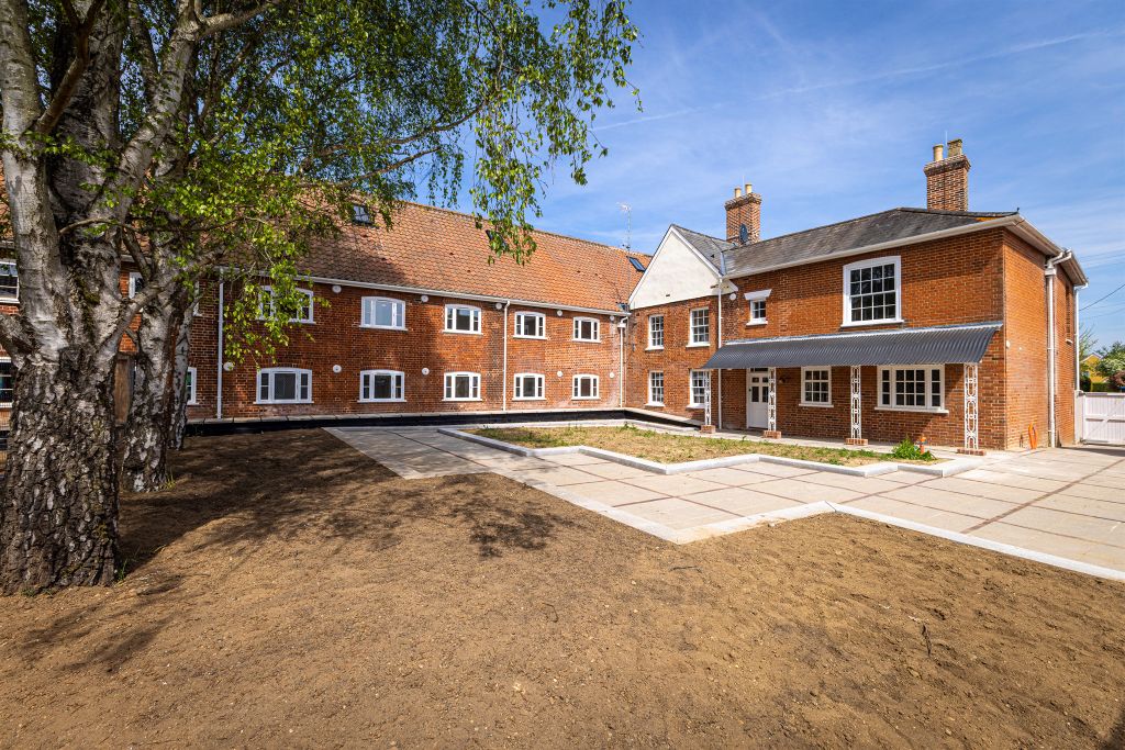 2 bed flat for saleThe Old Hop, Hadleigh, Ipswich IP7