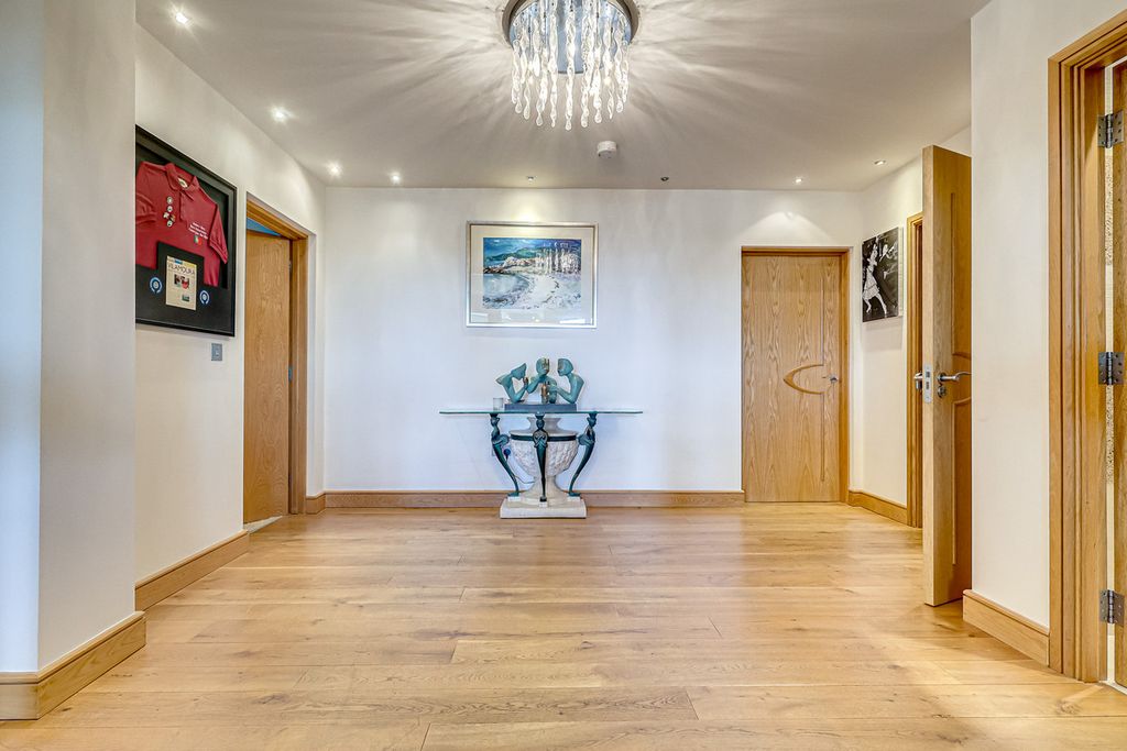 Additional image 26 of 2 bed flat for saleChalkwell Esplanade, Chalkwell SS0