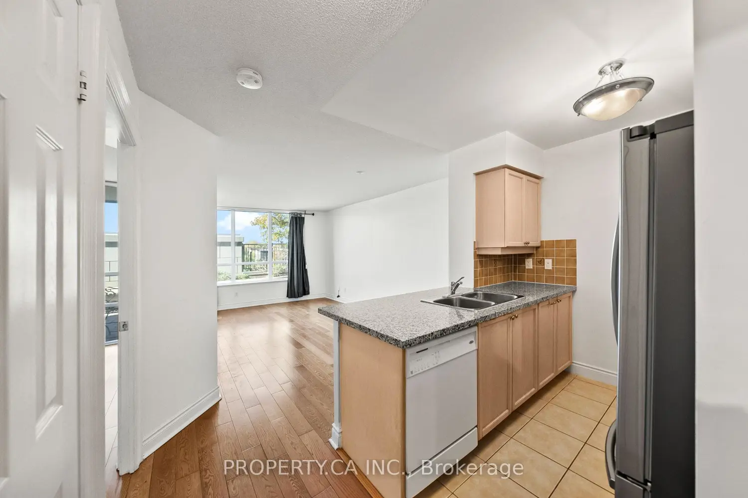 15 Greenview Avenue 309 photo 4