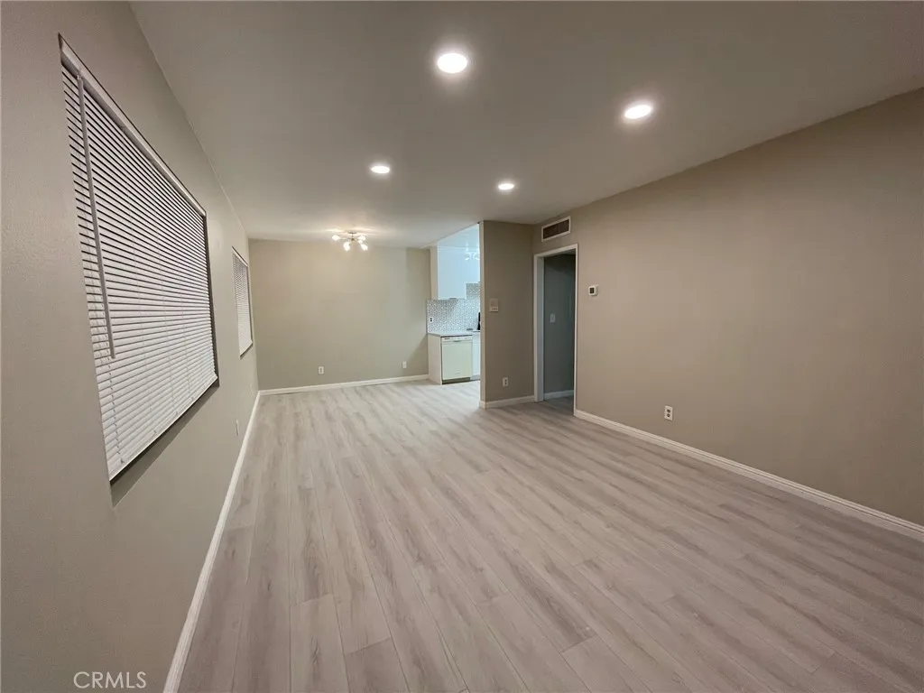14560 Clark St Unit 102, Sherman Oaks, CA 91411