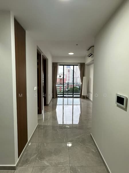 21 Stirling Road photo 2