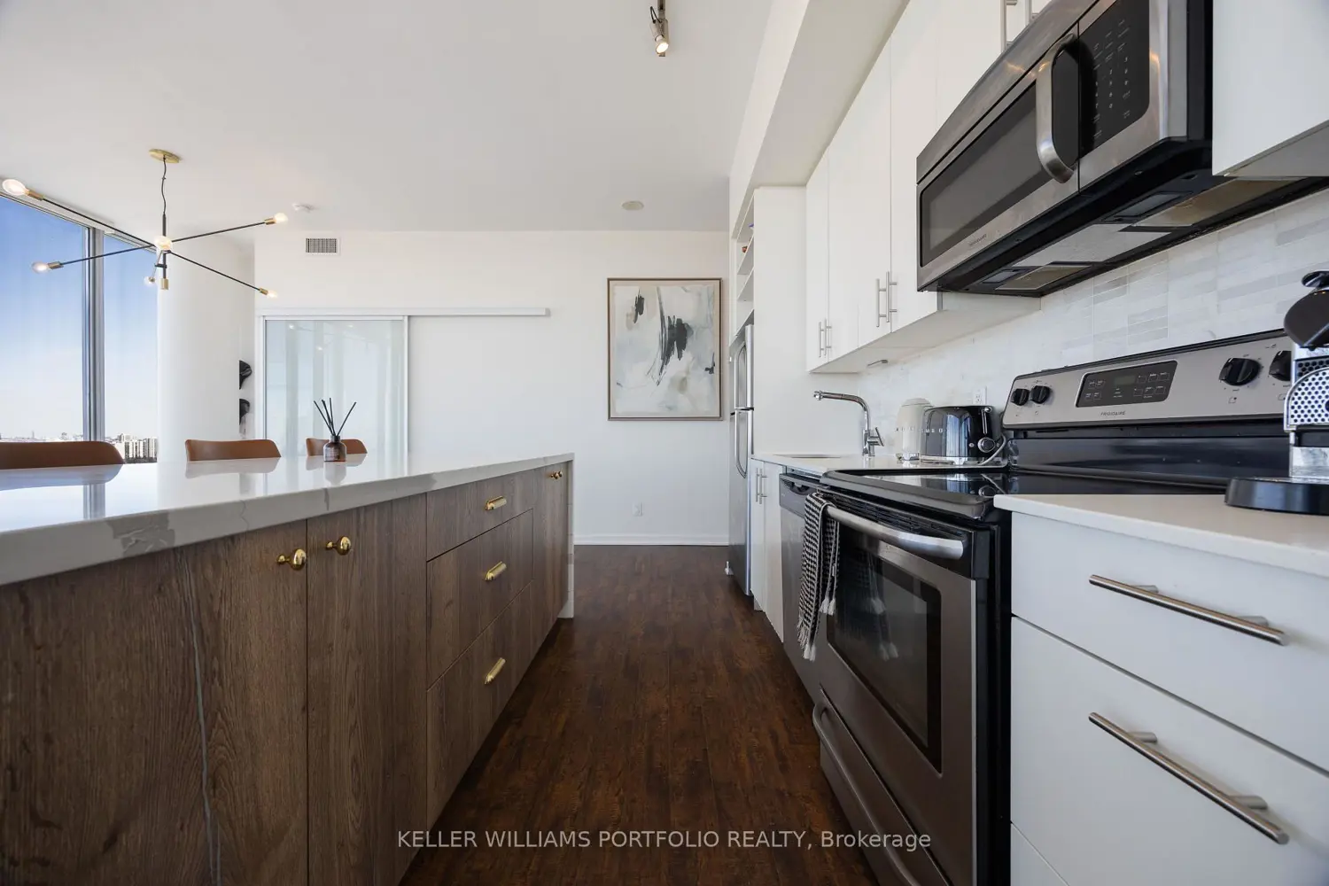 Additional image 9 of 105 The Queensway Avenue 3401