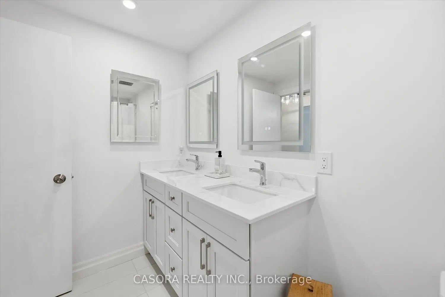 Additional image 12 of 680 Regency Court 112