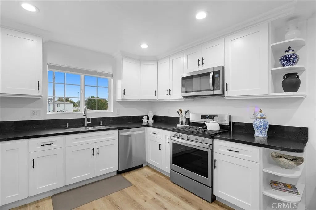 Additional image 17 of 329 E Lanzit Ave, Los Angeles, CA 90061