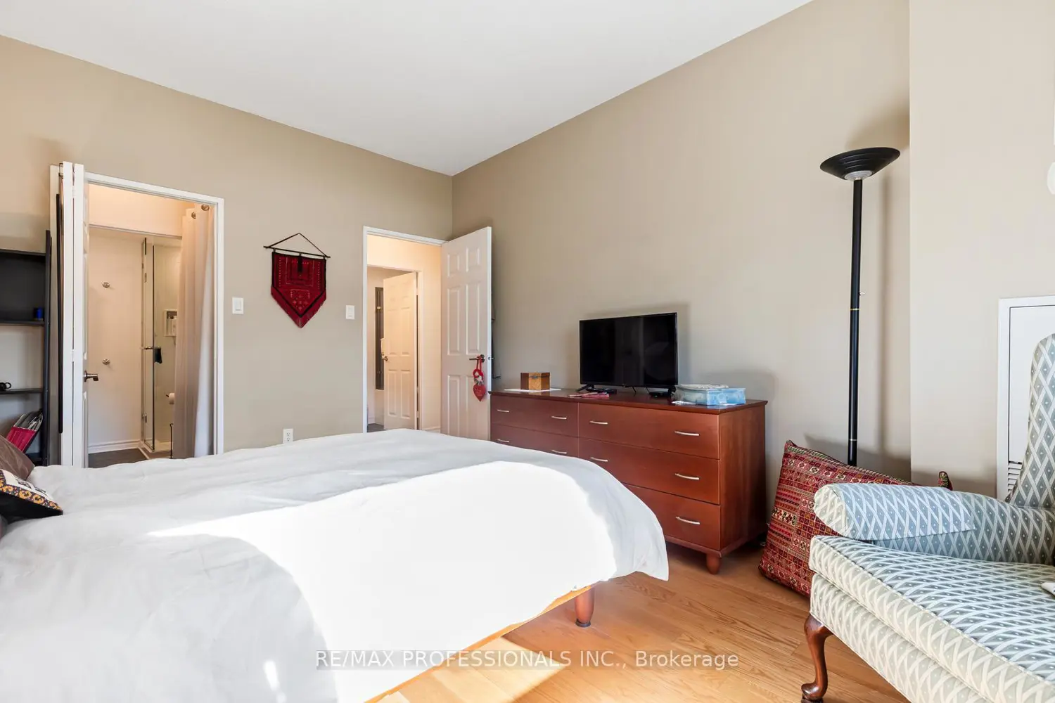 Additional image 15 of 86 Gloucester Street 503