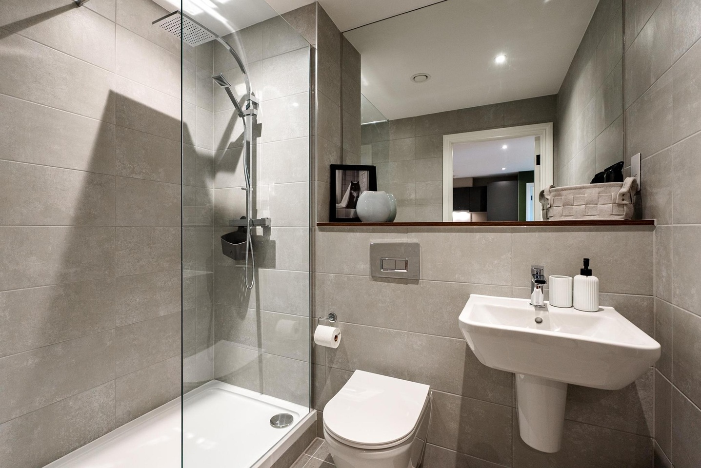 Additional image 14 of 2 Bed Flat, Springwell Gardens, LS12, N1 7GU