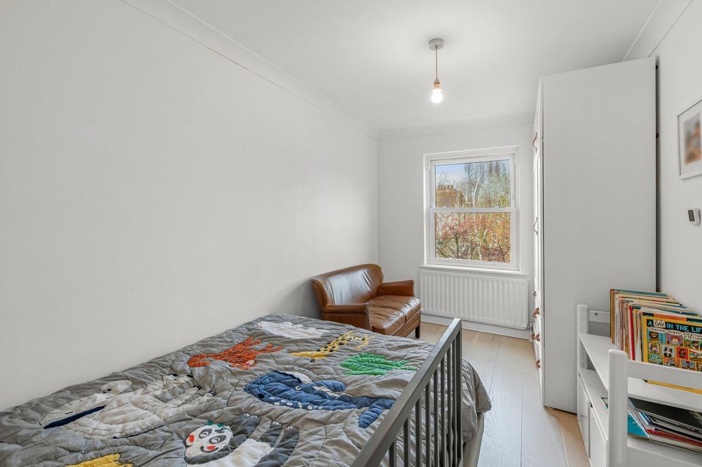 Additional image 8 of 3 bed maisonette for saleKing George Square, Richmond TW10