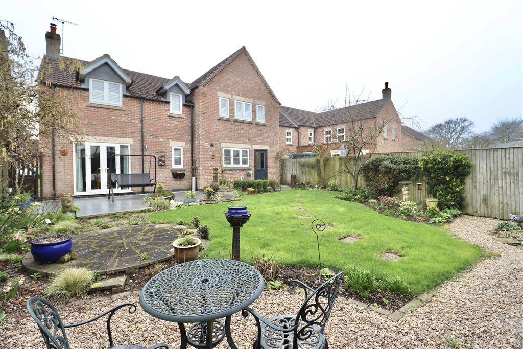 Additional image 20 of 4 bed property for saleThe Gables Paddock, Eastrington, Goole DN14