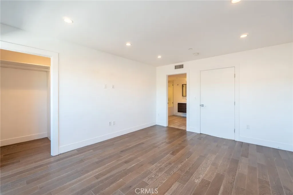 Additional image 45 of 6810 Simpson Ave Unit 2, North Hollywood, CA 91605