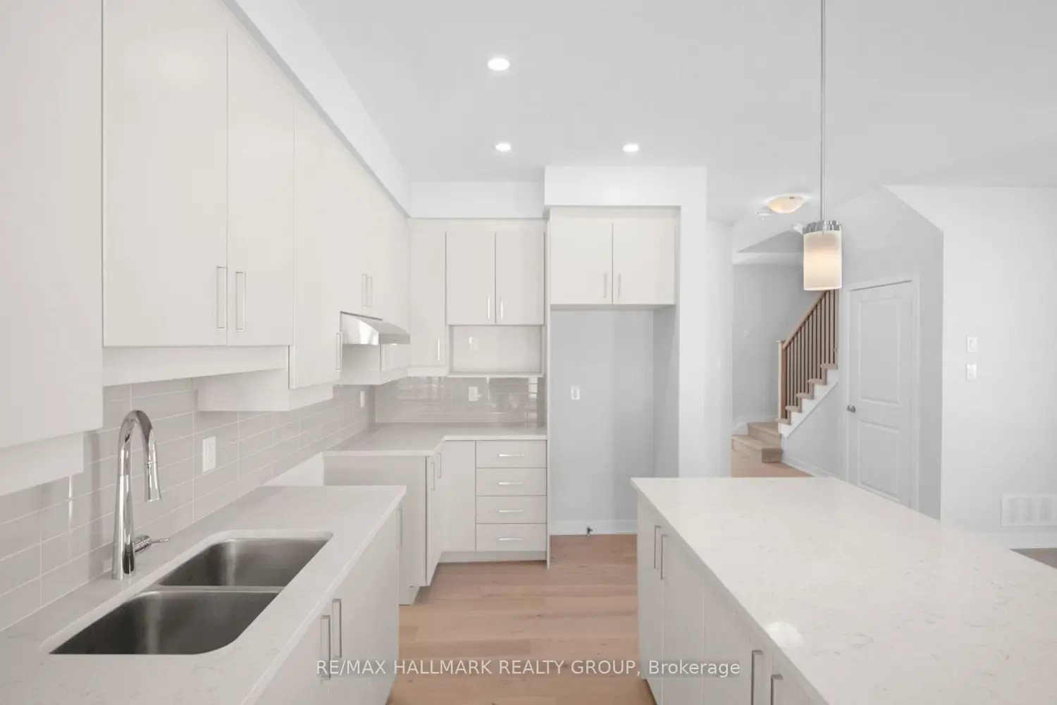 Additional image 3 of 1944 Hawker Private