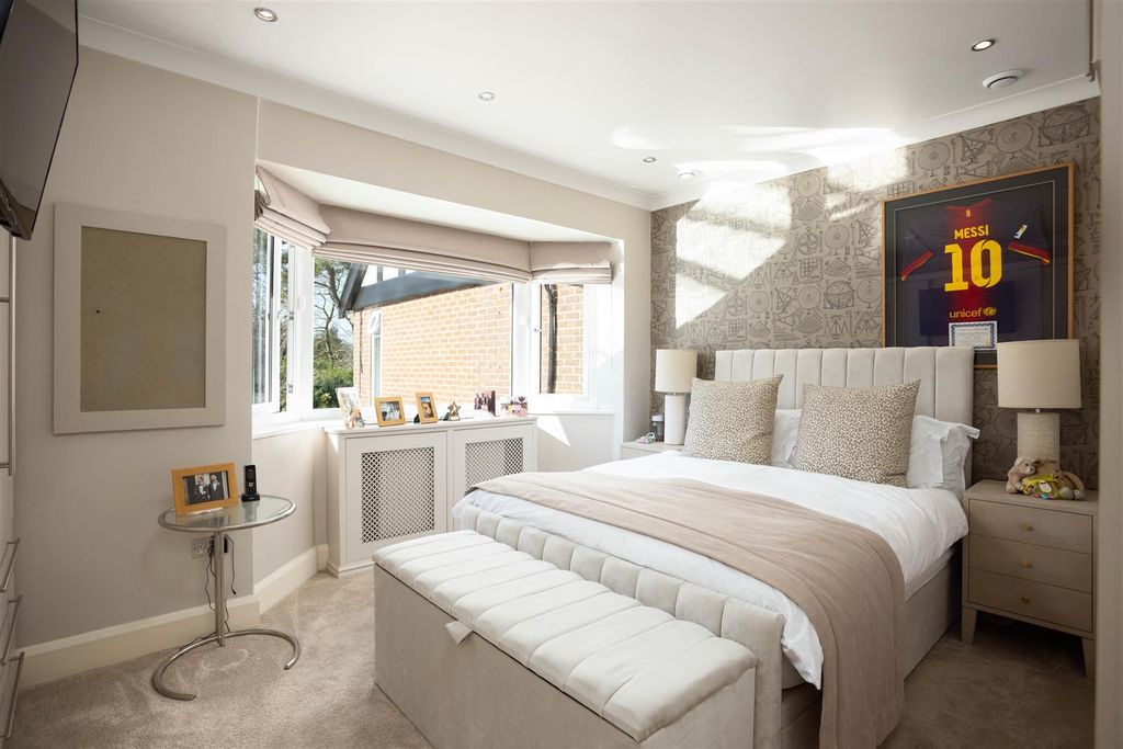 Additional image 13 of 6 bed detached house for saleSandmoor Avenue, Alwoodley, Leeds LS17