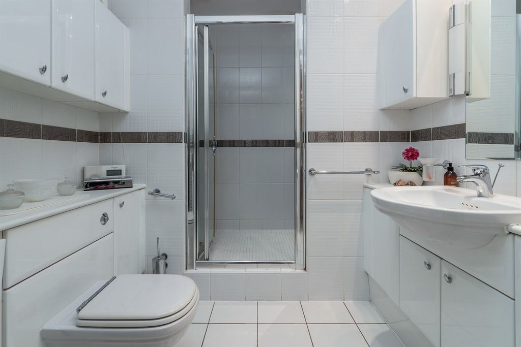 Additional image 14 of 3 bed flat for saleKingburys House, St. Hilarys Park, Alderley Edge SK9