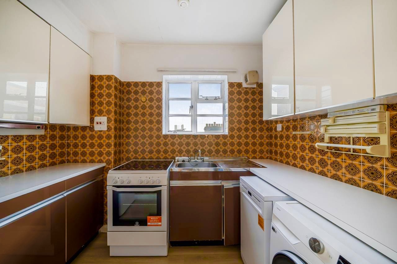 Additional image 7 of 2 Bed Flat, Winchester Court, W8, N1 7GU