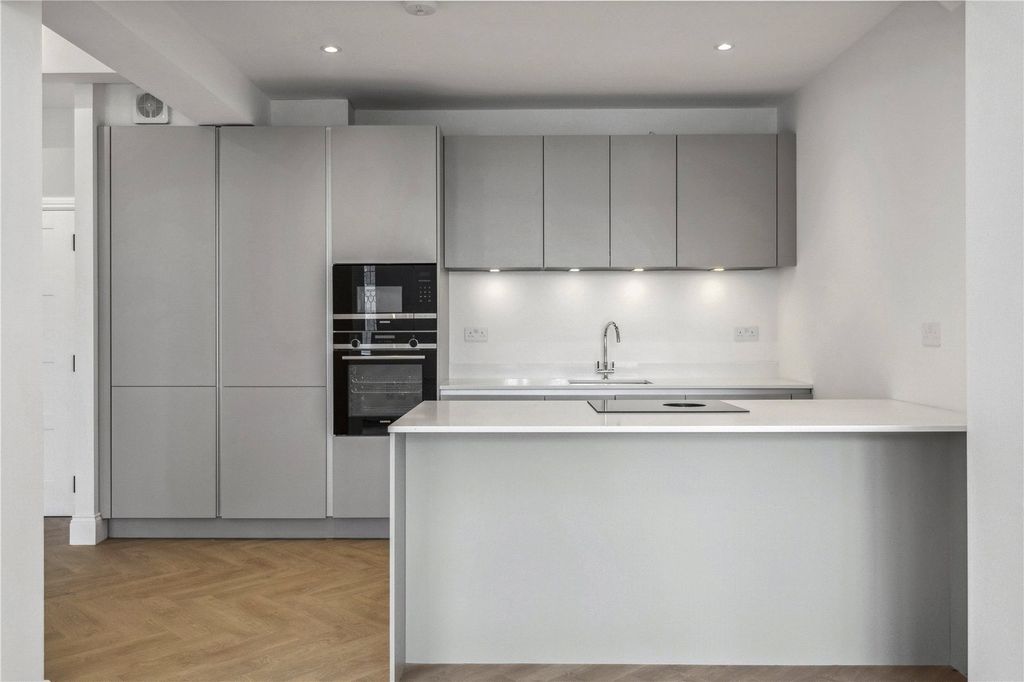 Additional image 4 of 3 bed flat for saleBow Chambers, Frodsham Street, Chester, Cheshire CH1