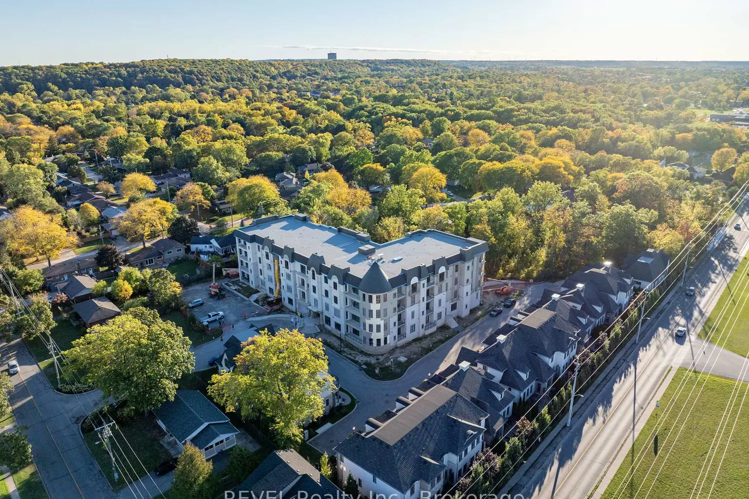 Additional image 6 of 2 Arbourvale Common 410