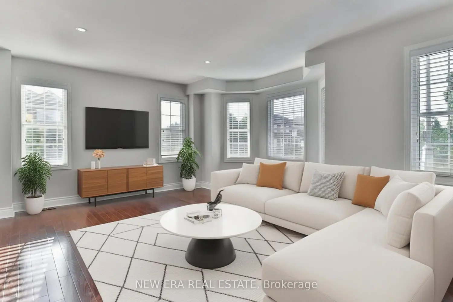 331 Davos Road photo 4