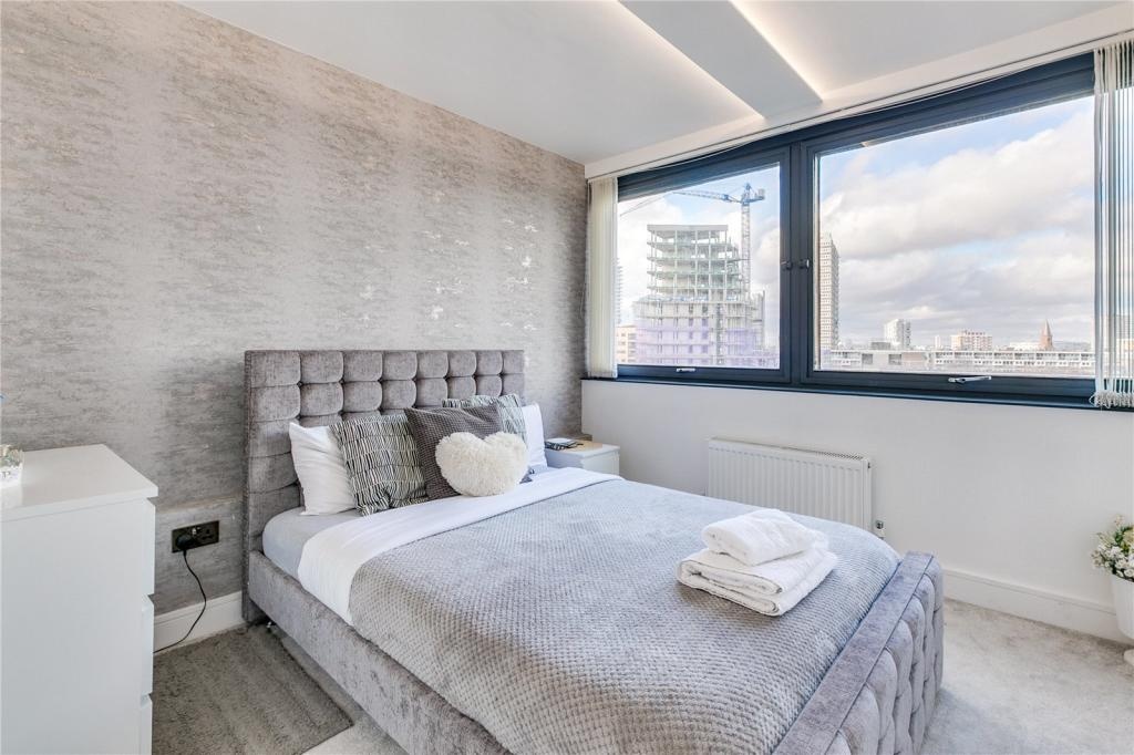 Additional image 4 of 3 Bed Flat, Penge House, SW11, N1 7GU