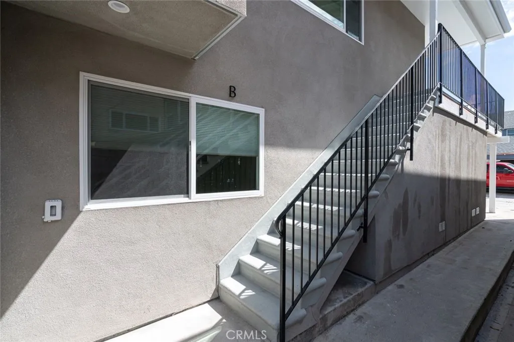 Additional image 4 of 905 W Balboa Blvd, Newport Beach, CA 92661