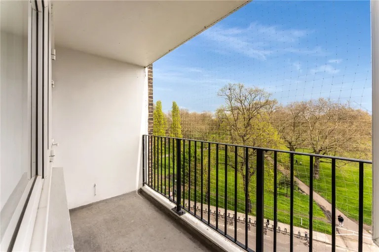 Additional image 3 of 2 Bed Flat, Lansdowne Drive, E8, N1 7GU