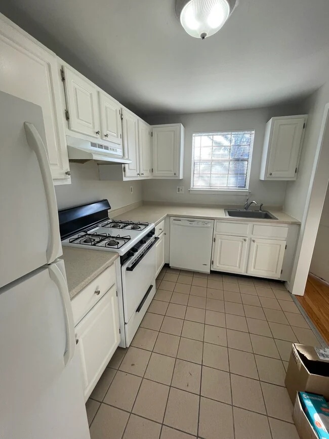 Additional image 3 of Room in a Shared House, Kelso Gardens, LS2, N1 7GU