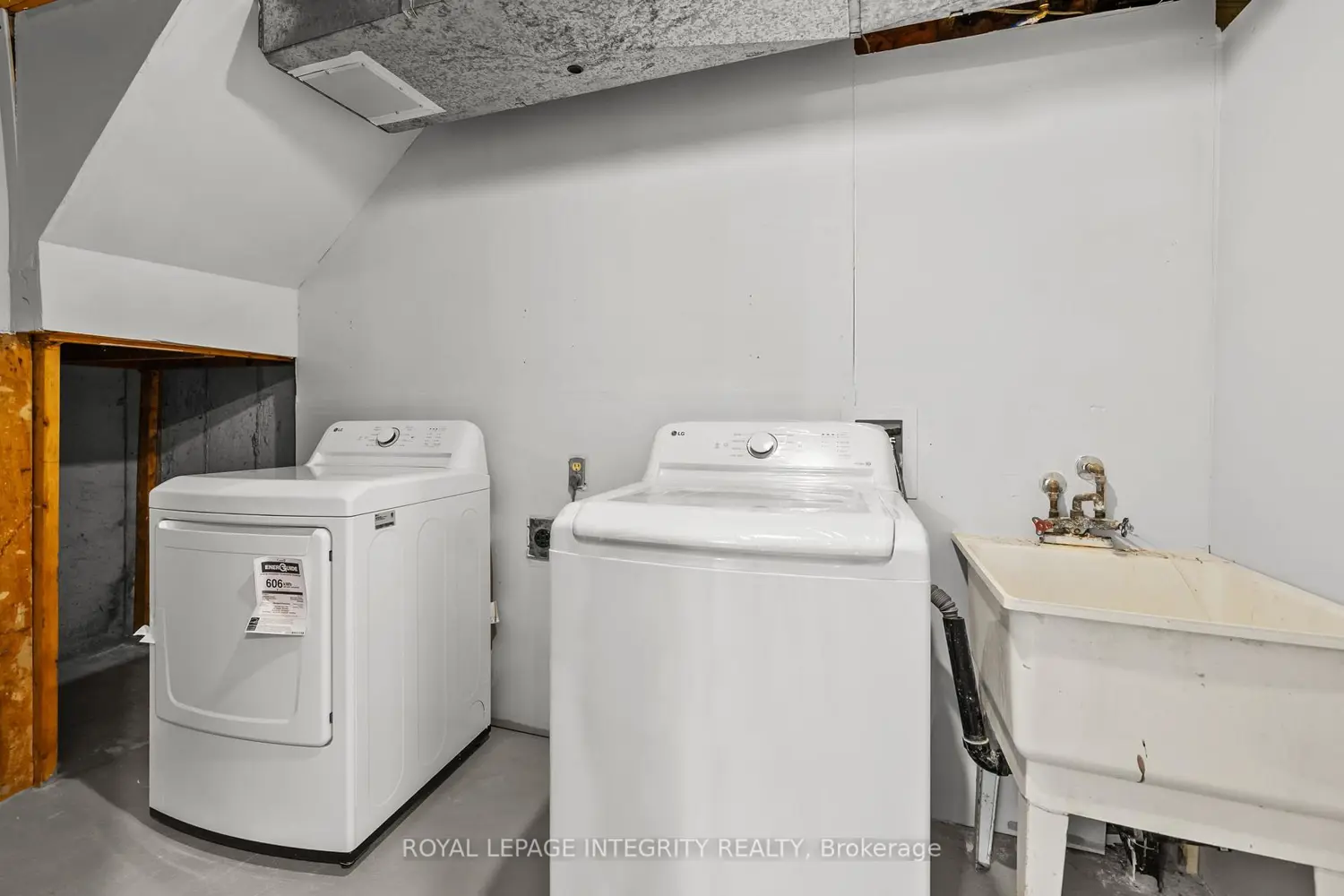 Additional image 19 of 83 Saddle Crescent