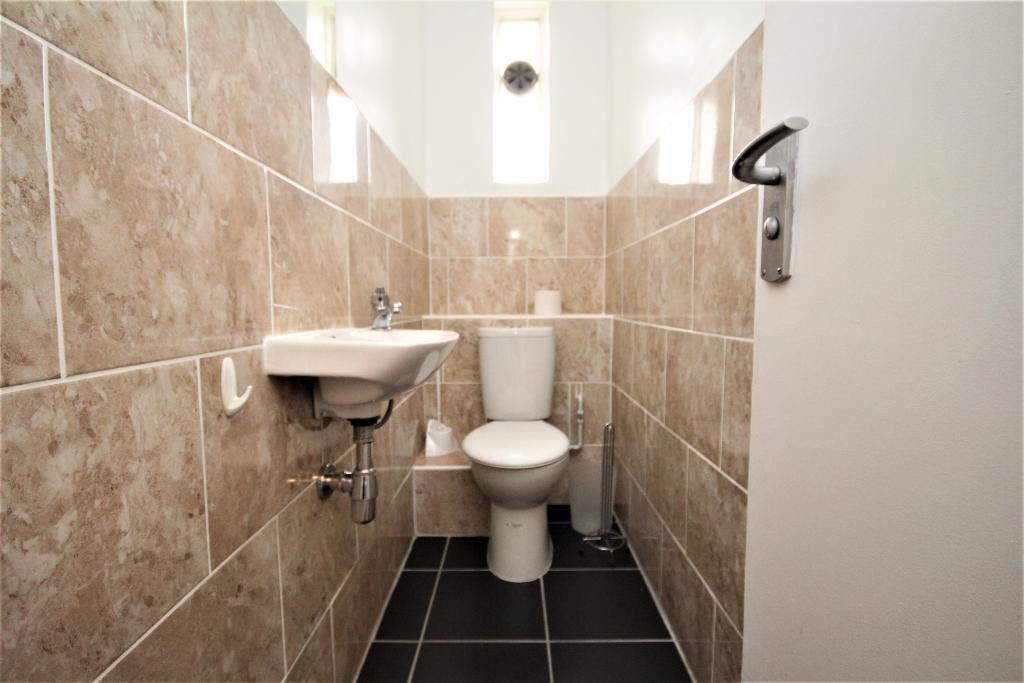 Additional image 10 of 3 Bed Flat, East Arbour Street, E1, N1 7GU