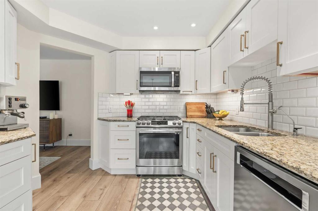 Additional image 4 of 212 Coachway Lane SW, Calgary, AB, T3H 2V9