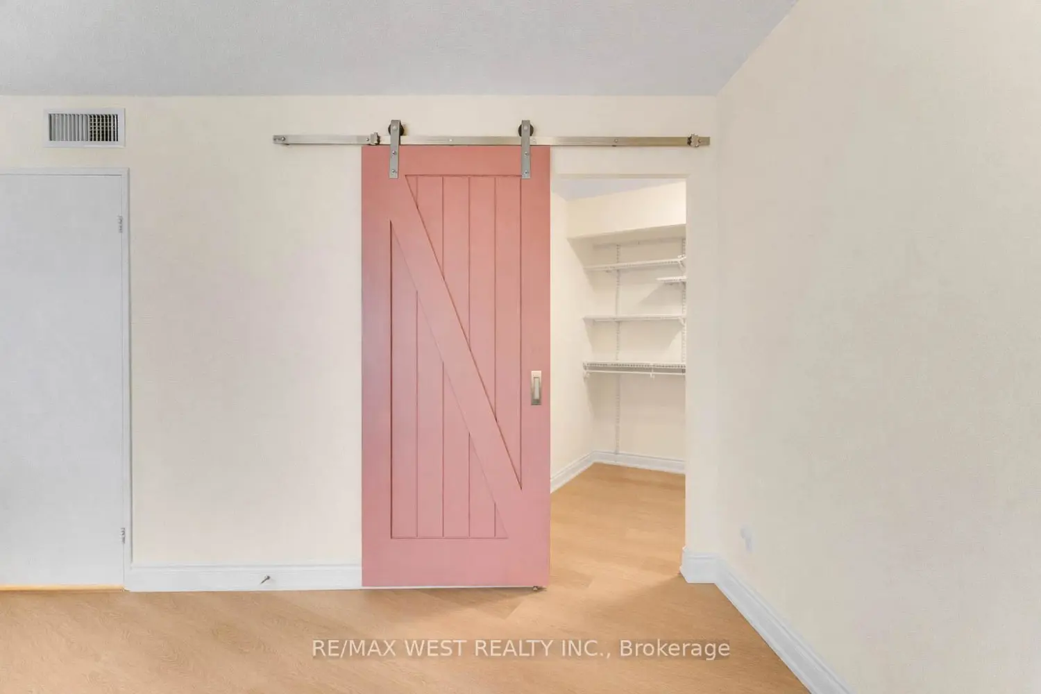 Additional image 12 of 1300 Bloor Street #1012