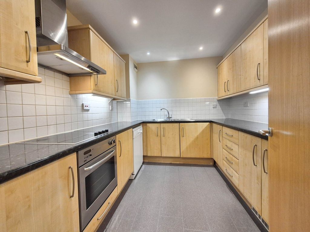Additional image 11 of 4 bed penthouse for saleNeptune Square, Ipswich IP4