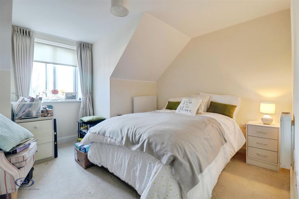 Additional image 9 of 2 bed flat for saleThe Oaks, Cedar Avenue, Alsager ST7
