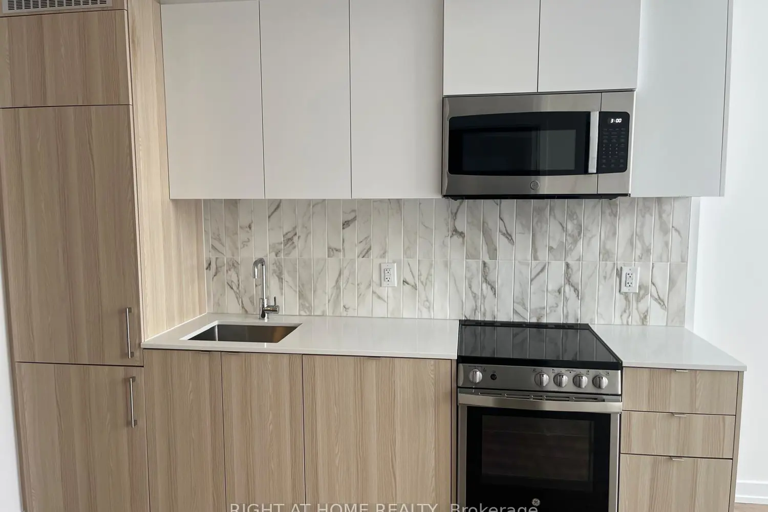 Additional image 4 of 500 Dupont Street 202