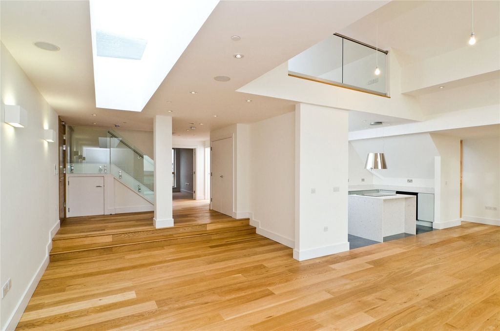 Additional image 10 of 3 bed flat for saleGranville Road, Lansdown BA1