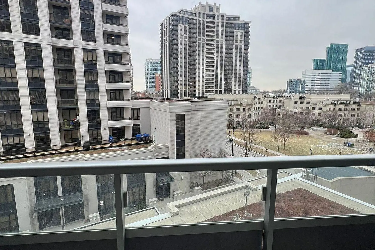 Additional image 6 of 120 Harrison Garden Boulevard 510