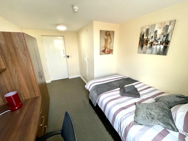 Additional image 3 of Room in a Shared Flat, Bridge Road, B8, N1 7GU