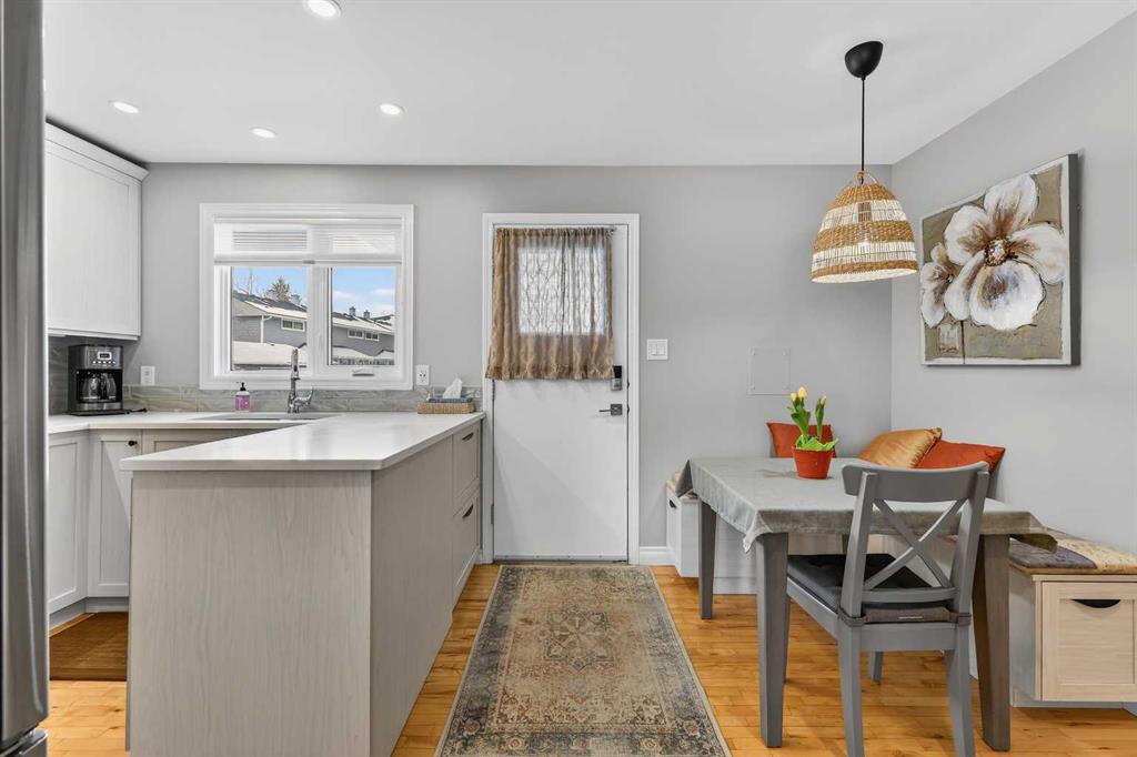 Additional image 3 of 563 Regal Park NE, Calgary, AB, T2E 0S6