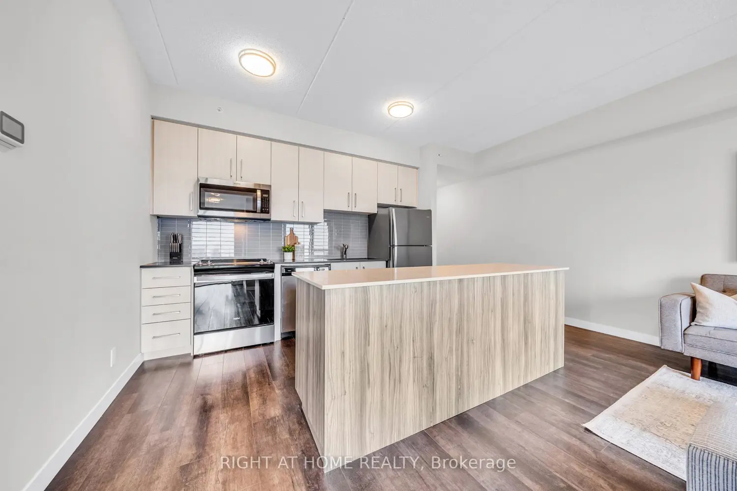 Additional image 8 of 15 Queen Street 807