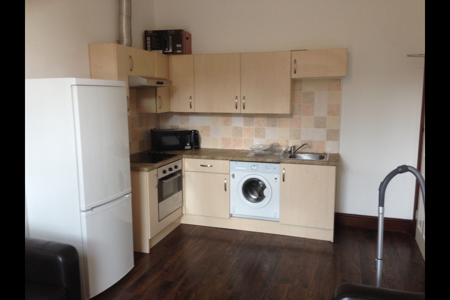 3 Bed Flat, Hyde Terrace, LS2, N1 7GU