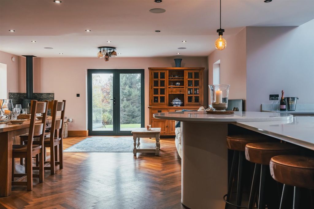 Additional image 19 of 4 bed detached house for saleStation Road, Hope, Hope Valley S33