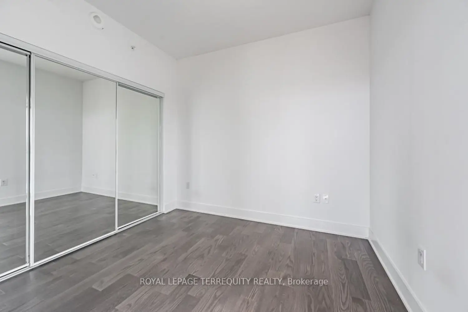 Additional image 13 of 955 Bay Street 3106