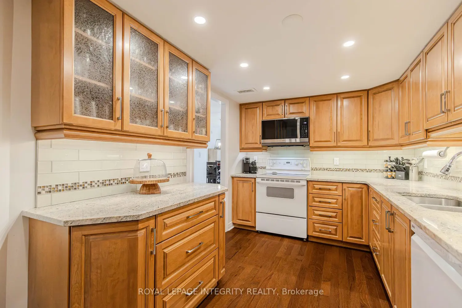 Additional image 17 of 3099 Carling Avenue 203