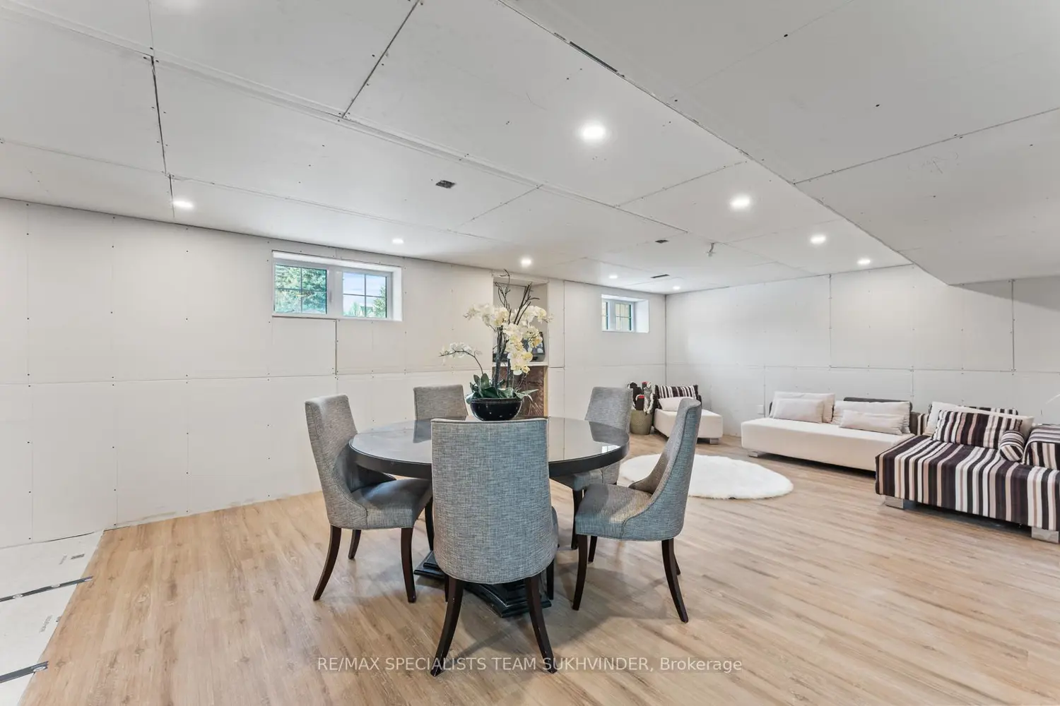 Additional image 16 of 51 Classic Drive