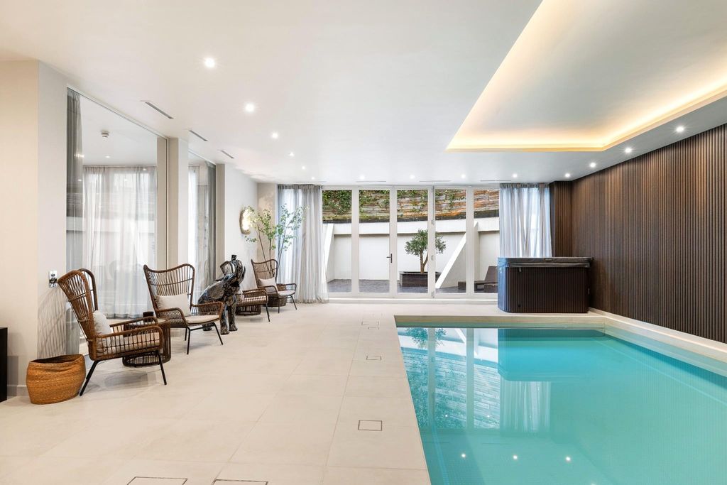 Additional image 21 of 6 bed detached house for saleRodona Road, St George's Hill, Weybridge, Surrey KT13