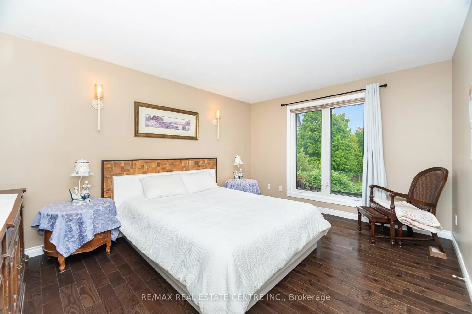 Additional image 14 of 29 Jessica Lane