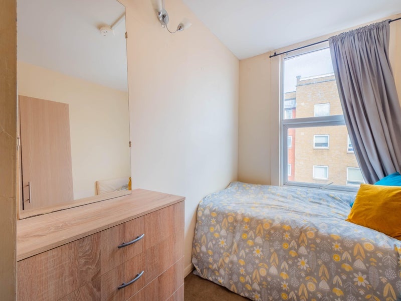 Room in a Shared House, Commercial Road, E1, N1 7GU