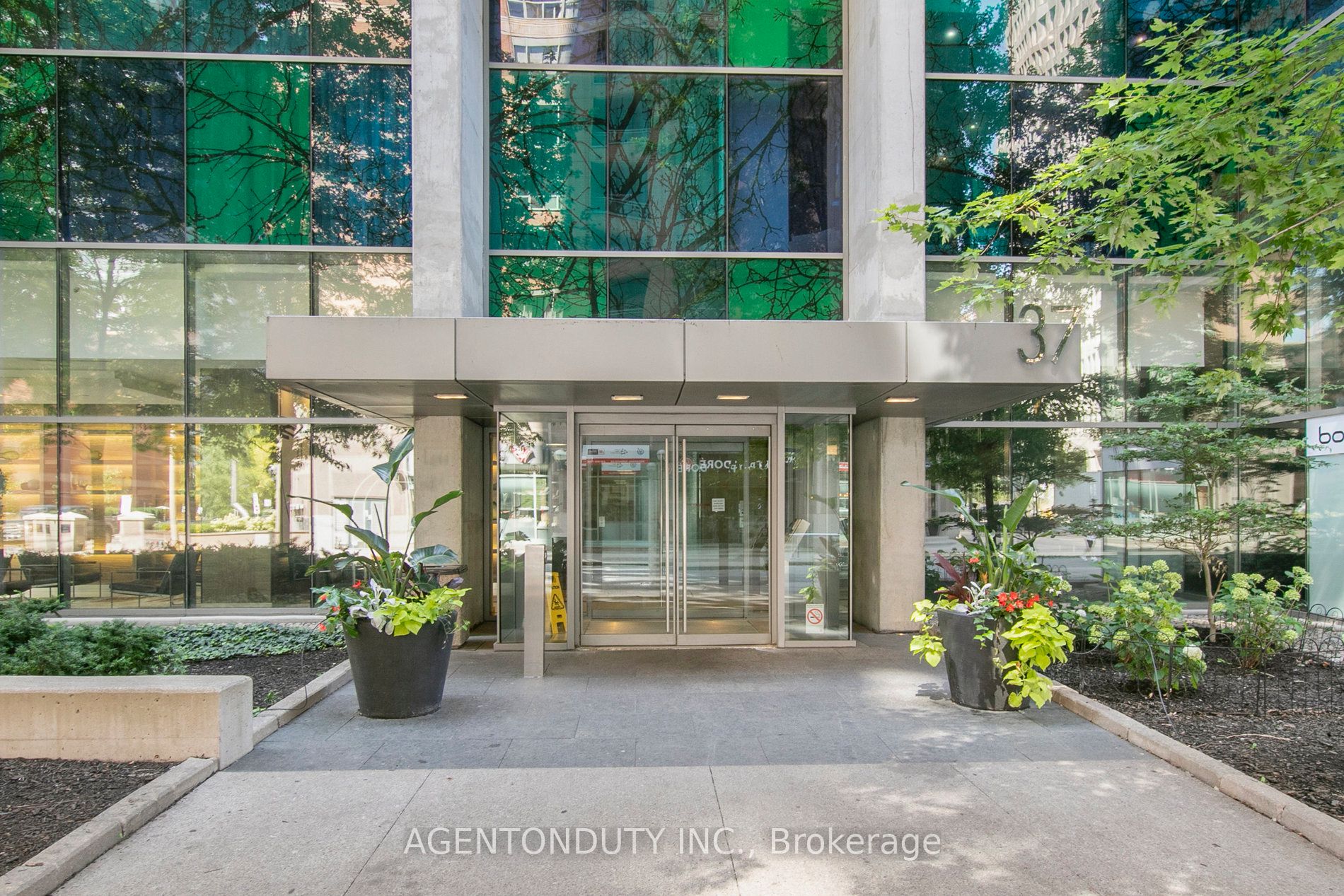 Additional image 2 of 2507-37 Grosvenor Street, Toronto, ON, M4Y 3G5