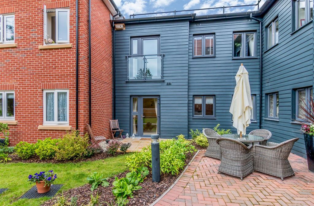 Additional image 14 of 2 bed flat for saleSummerfield Place, Wenlock Road, Shrewsbury SY2