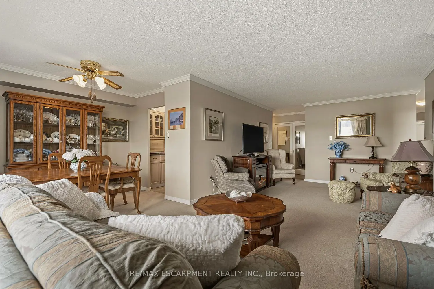 Additional image 6 of 2055 Upper Middle Road 407