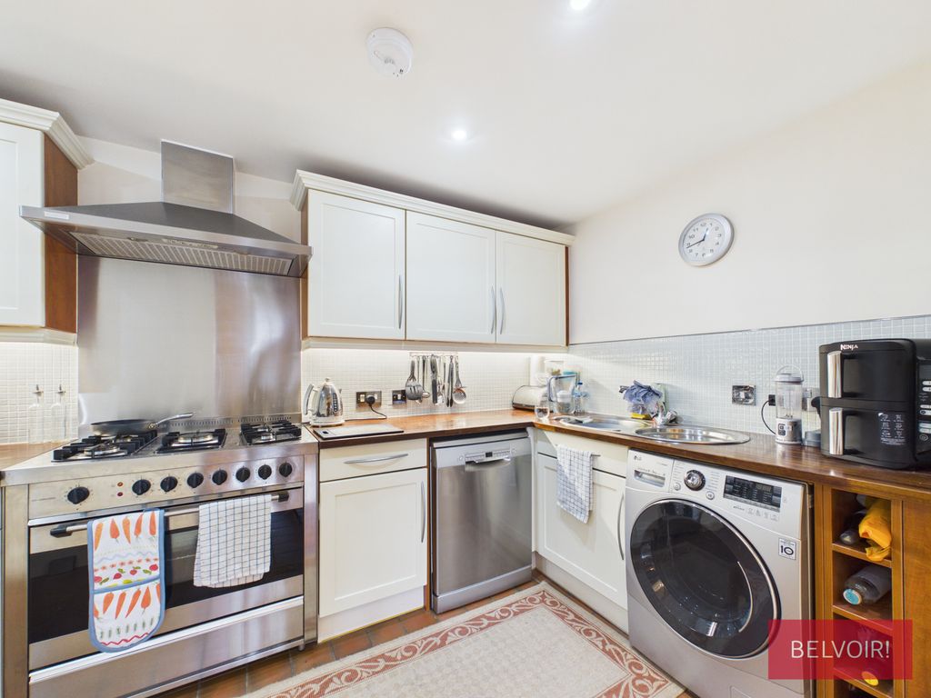 2 bed flat for saleTattersall Stables, Wynnstay Hall Estate LL14 photo 4
