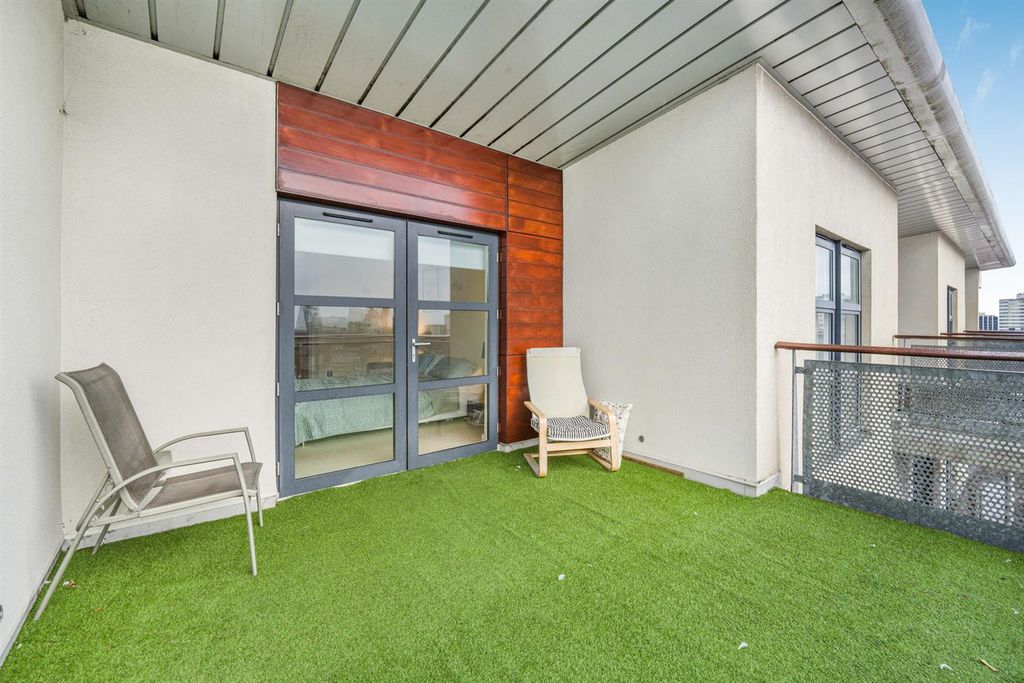 3 bed flat for salePark View, Greyfriars Road, Cardiff CF10 photo 4
